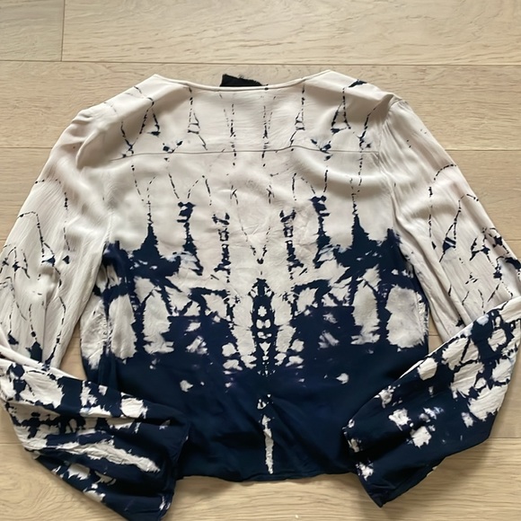 Blue Life tie dye top XS - Picture 3 of 8
